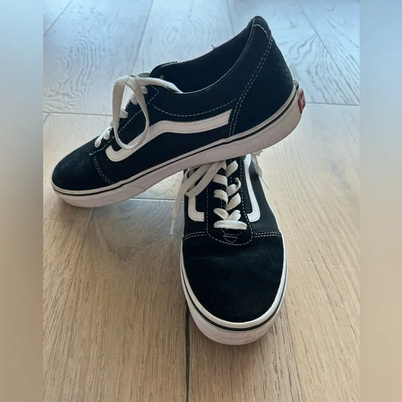 VANS WARD SKATE SHOES Size 7 Youth - Picture 2 of 8